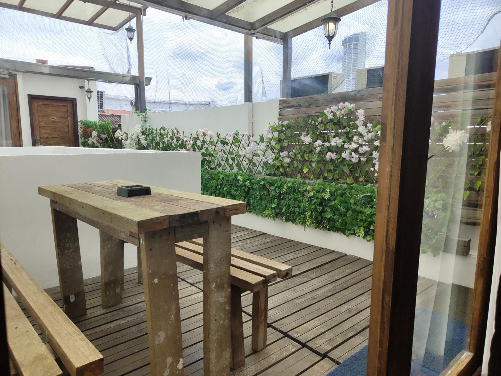Armenian Suite Hotel George Town Exteriör bild