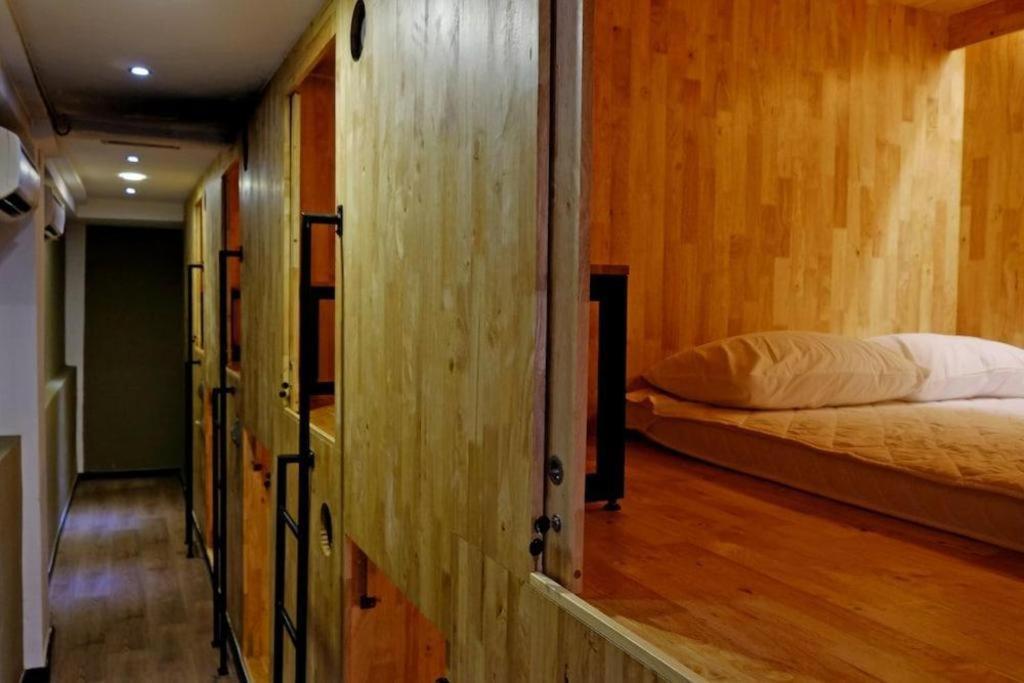 Armenian Suite Hotel George Town Exteriör bild