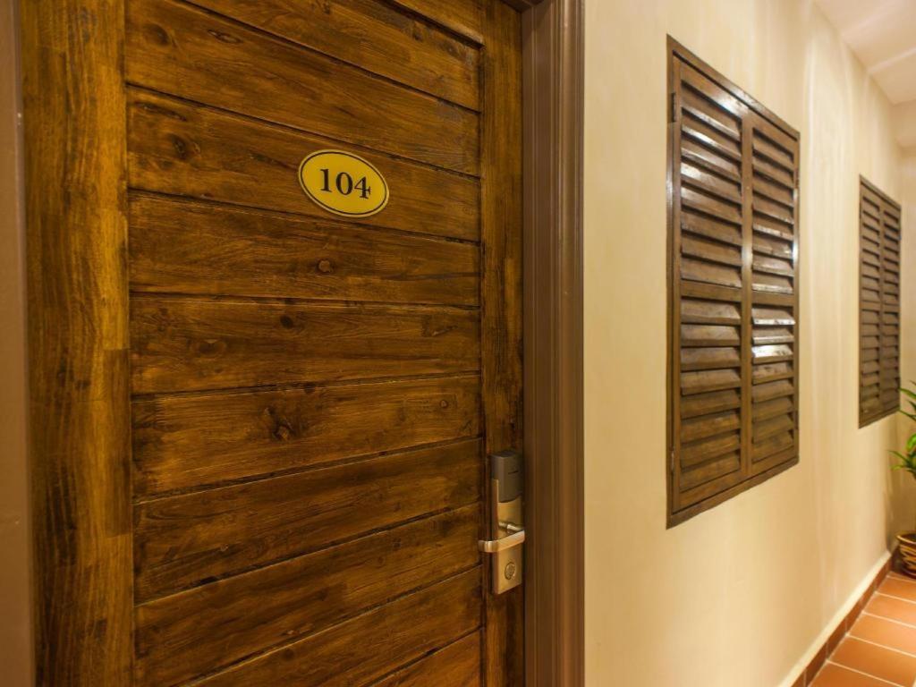 Armenian Suite Hotel George Town Exteriör bild
